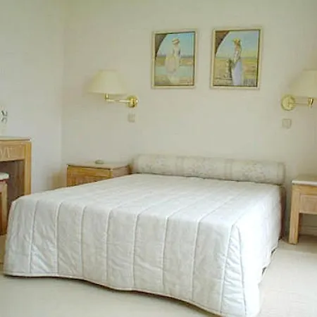 With One Bedroom In With Wonderful Sea View Shared Pool And Enclosed Garden 4 Km From The Beach Alvor
